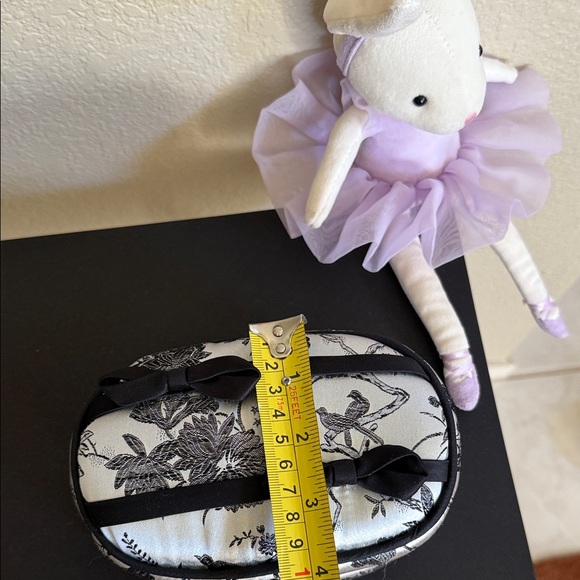 Goody Elegant Black and White Floral Cosmetic Bag - Picture 6 of 8